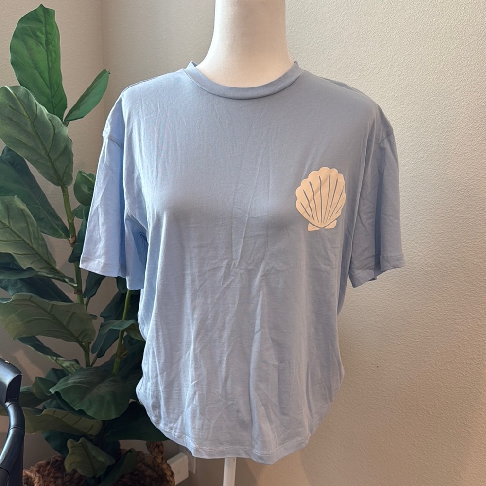 Shore Light Blue Tee with Shell Design